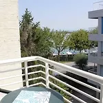 Capri 3*