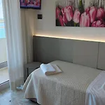 Capri فندق غرادو