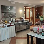 Capri فندق