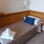 Capri 3* غرادو