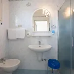 فندق Capri 3*