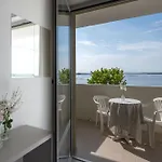 Capri 3* غرادو