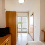 Capri 3*