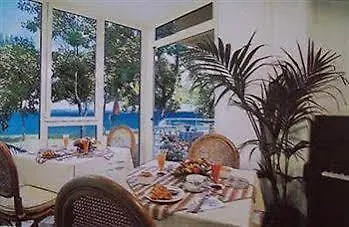 Capri 3*
