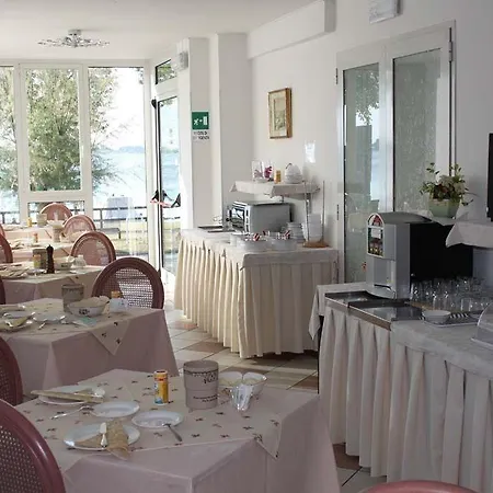 Capri Hotel 3*