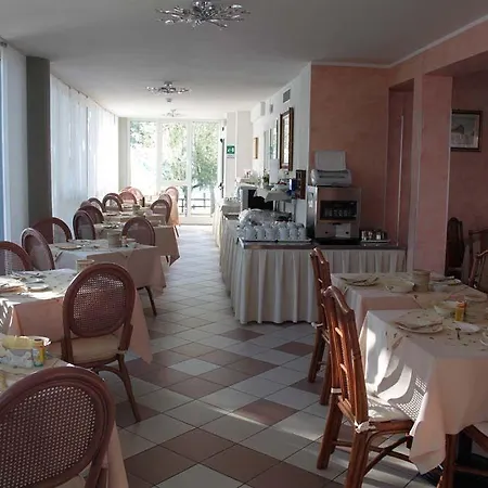 Capri Hotel 3*