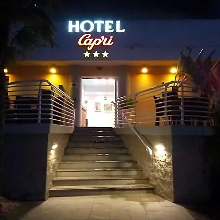 Capri فندق